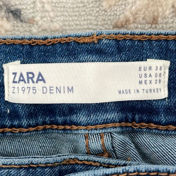 Zara Jeans with Pearls at Ankles - Picture 5 of 7